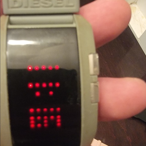 Diesel Men’s Watch - Picture 3 of 3